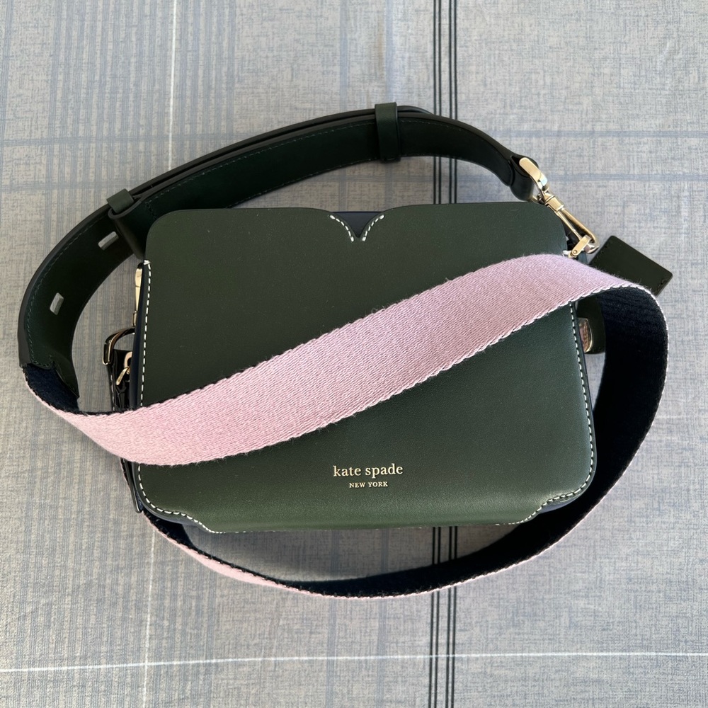 BRAND NEW Kate Spade ♠️ Medium Camera Bag Evergreen